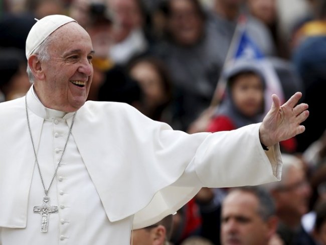 Vaticano nega tumor benigno no cérebro do Papa Francisco