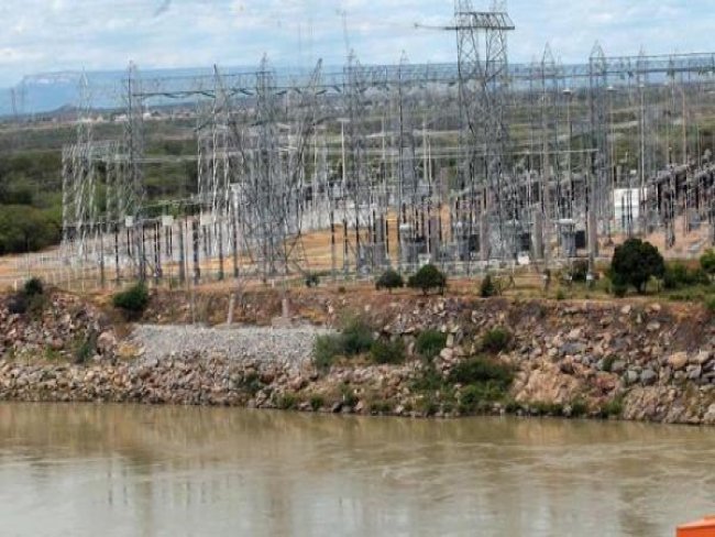 Governo inicia projeto de energia solar sobre lago de Sobradinho