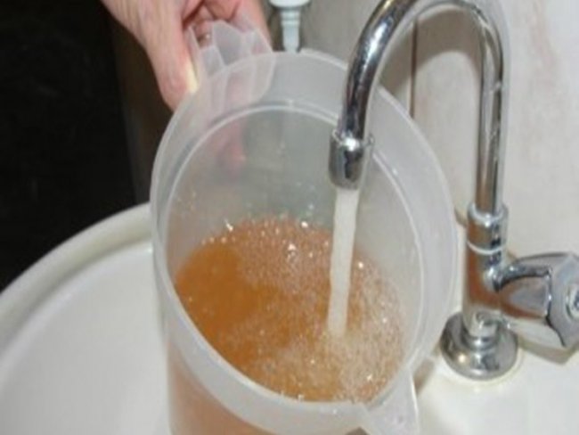 Compesa é notificada pelo Ministério Público de Pernambuco pela má qualidade da água ofertada em cidades do estado