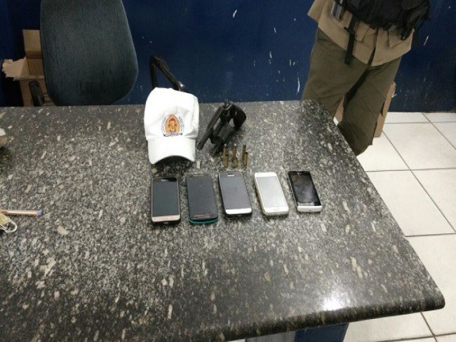Polícia prende homem com cinco celulares após tentativa de latrocínio em Petrolina