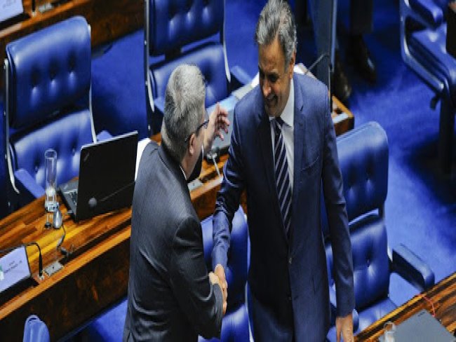 14 senadores nordestinos salvam Aécio Neves