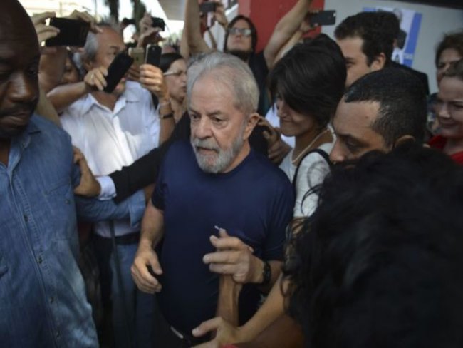 Lula preso quer de volta benefícios de ex-presidente By : Assessoria de Comunicação do Deputado Gonzaga Patriota