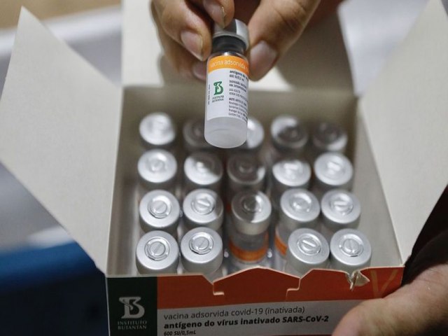 Covid-19: Ministério da Saúde libera uso imediato de vacinas reservadas para 2ª dose