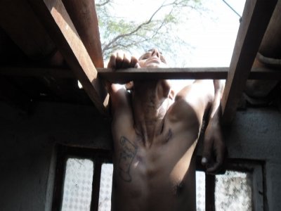 Agricultor morre pendurado pelo pescoço no telhado da própria casa na zona rural de Carnaíba