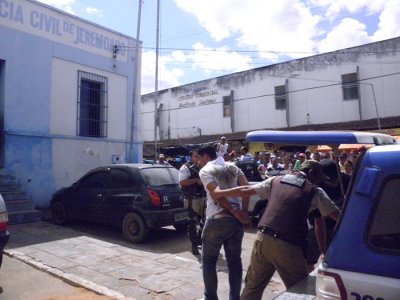 Jeremoabo: Exclusivo! Polícia frustra assalto à agência do Banco do Brasil