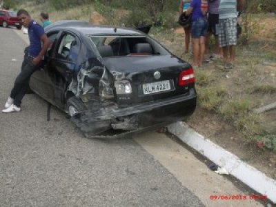 Quatro carros se envolvem em acidente em Salgueiro