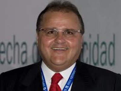 O vice-presidente da CEF, Geddel Vieira Lima (PMDB), lidera a corrida para o governo da Bahia.