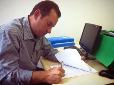 Gustavo Caribé (PSB) assina convênio para a construção da quadra poliesportiva do INOCOOP‏