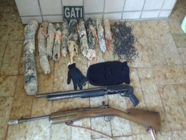 Polícia apreende armas e explosivos deixados por bandidos após tentativa de assalto a Carro-Forte em Serrita