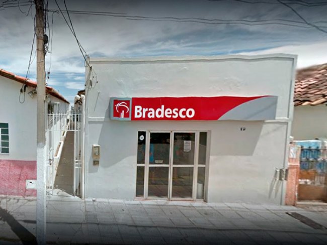 Bandidos rendem segurança e assaltam agência do Banco do Bradesco em Abaré- BA