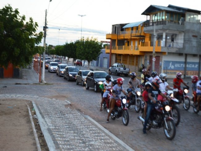 Carreata toma as ruas de Belém do São Francisco em apoio ao candidato Jair Bolsonaro; Confira as fotos