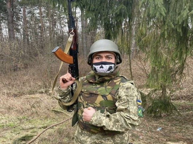 Ex-militar do 72º BIMtz está na Ucrânia lutando junto ao exército contra a Rússia