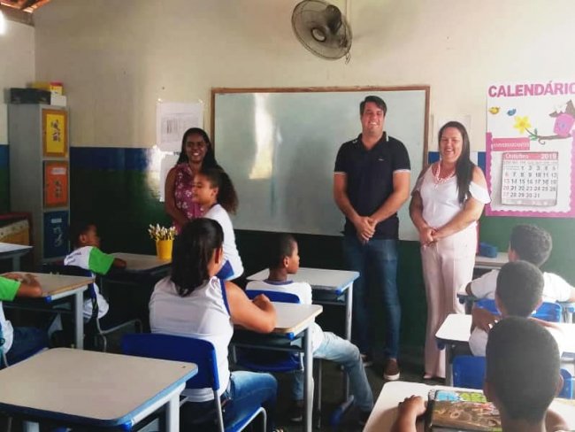 Momento de acolhimento, apoio e incentivo aos alunos do 5 ano da Escola Municipal Jos Ccero Freire na Avaliao SAEB 2019.