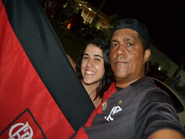 Carreata Rubro Negra toma conta das ruas de Floresta-PE Flamengo Campeo!!!