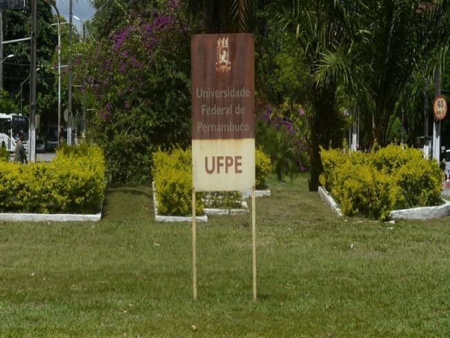 UFPE divulga seleo com R$ 5,8 mil de salrio