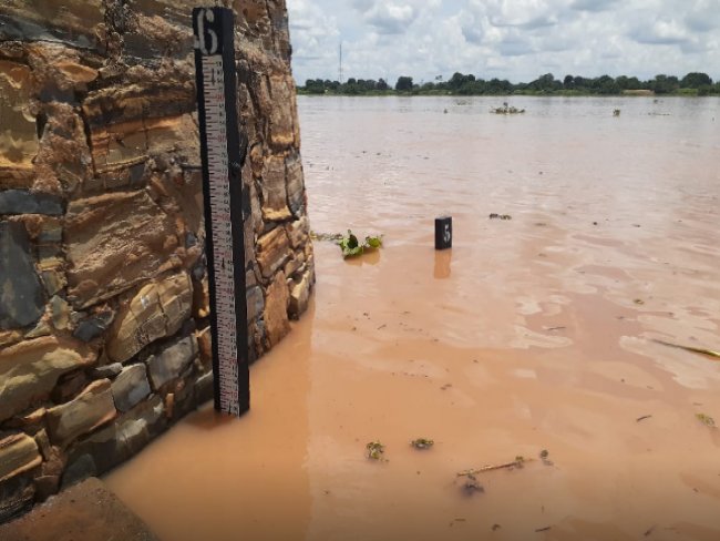 Chuvas que caem em Minas Gerais aumentam o nvel da gua do Rio So Francisco