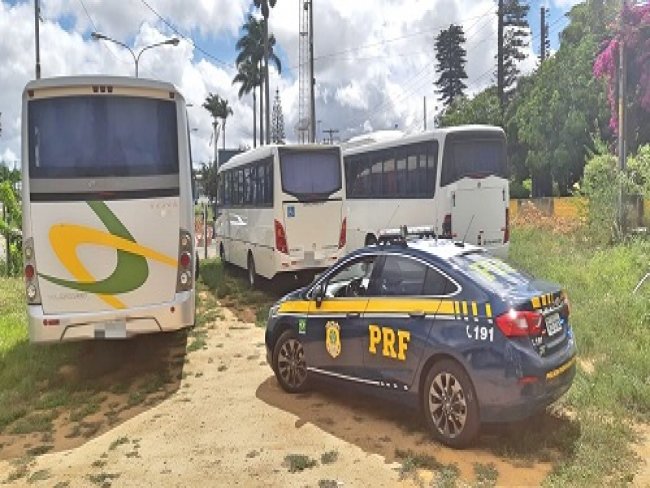 Operao Volta s Aulas da PRF flagrou 14 veculos sem autorizao para transportar estudantes em Salgueiro