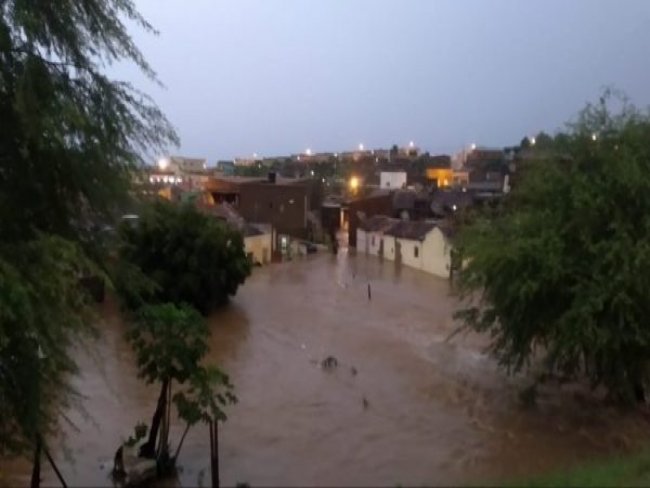 Chuvas causam transtornos em Tabira e Sertnia. Em Iguaracy, Rosrio sangra