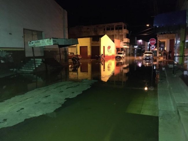 Centro de Serra Talhada  inundado pelas guas do Paje