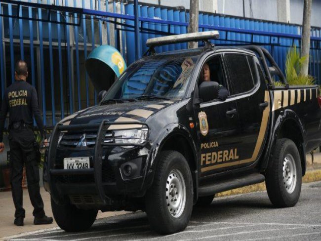 Polcia Federal cumpre mandados de busca e apreenso na Prefeitura do Recife