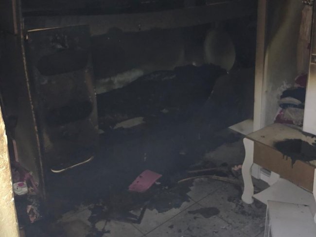 Pais e filhas morrem durante incndio dentro de casa, em Bezerros