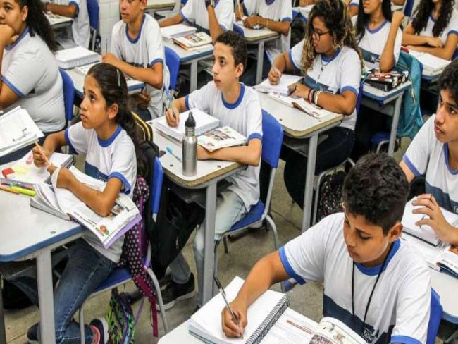 Governo de Pernambuco detalha protocolo para reabertura de escolas e faculdades. Veja algumas regras