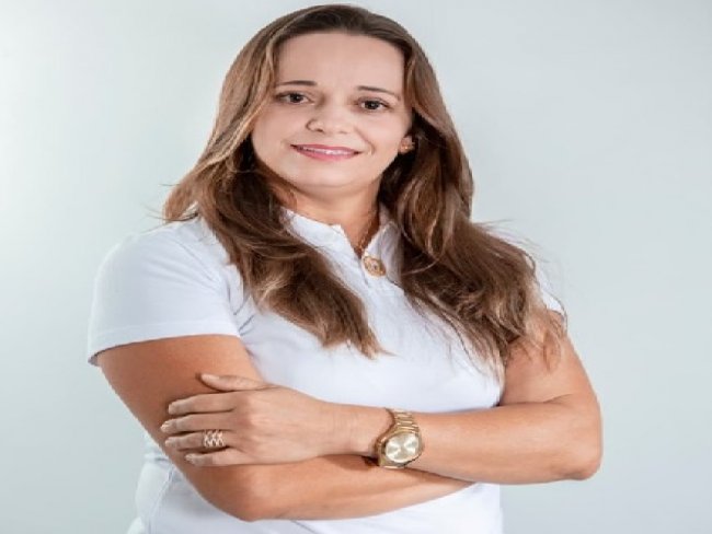 A Jovem Charlene Torres lana pr-candidatura  vereadora em Carnaubeira da Penha-PE