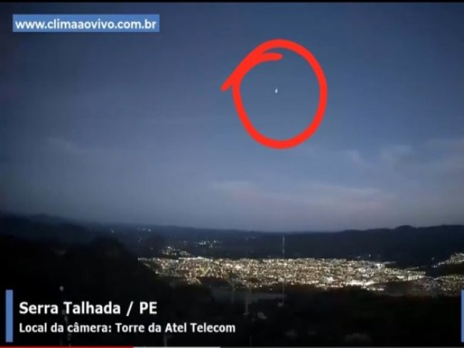 Um meteoro brilhante foi visto, no final da tarde da sexta-feira (14), na cidade de Floresta-PE