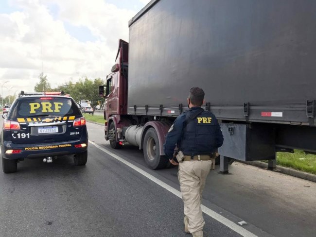 PRF realiza operao para reduzir acidentes graves em trechos crticos de Pernambuco