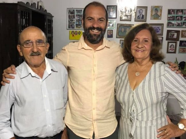 Aniversariante do Dia em Floresta-PE o Candidato a vereador Pricles Ferraz