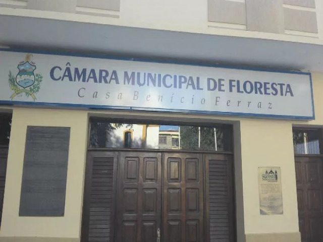 Floresta-PE: MP determina que presidente da Cmara evite contratos e nomeie aprovados do concurso