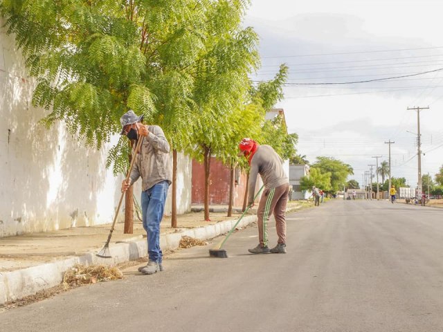 Sobradinho: Secretaria de Infraestrutura e Servios Pblicos inicia mutiro de limpeza em vias pblicas da cidade