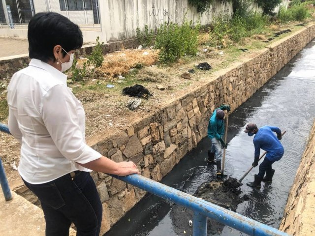 Prefeita Rorr Manioba acompanha fora-tarefa de limpeza de ruas e desobstruo da rede de drenagem nesta quinta 21