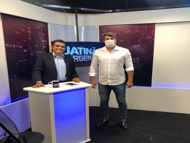 O prefeito Bernardo Manioba foi o primeiro entrevistado no novo canal de tv da Regio (Programa Jatin Urgente, da TV Jatin).