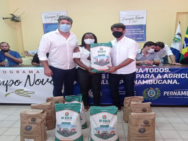 Prefeitura de Itacuriba PE  recebe 4.500 kg de sementes de milho e 400kg de sorgo que iro beneficiar mais de 500 agricultores do municpio. 