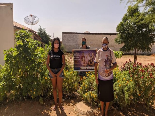 A Secretaria de Desenvolvimento Social, Mulher e Juventude,  realizou, entrega de plantas ornamentais e sementes para um grupo de mulheres que criou um jardim comunitrio em Itacuruba