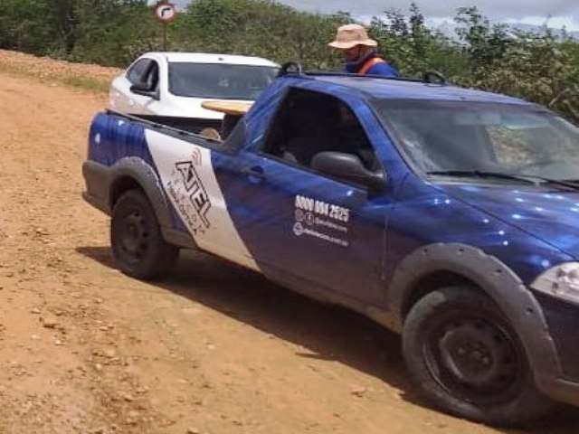Pickup da Atel Telecom  roubada nas proximidades do Bend entre Cabrob e Salgueiro