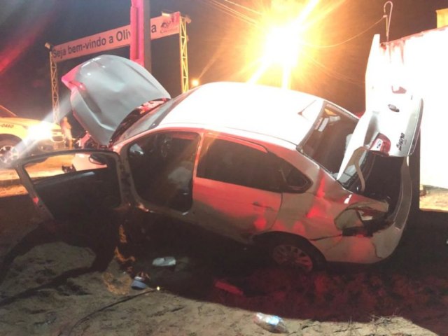 Indivduos roubam carro de taxista em Paulo Afonso-BA, trocam tiros com policiais do 7 BPM de Santana do Ipanema, capotam automvel e acabam presos