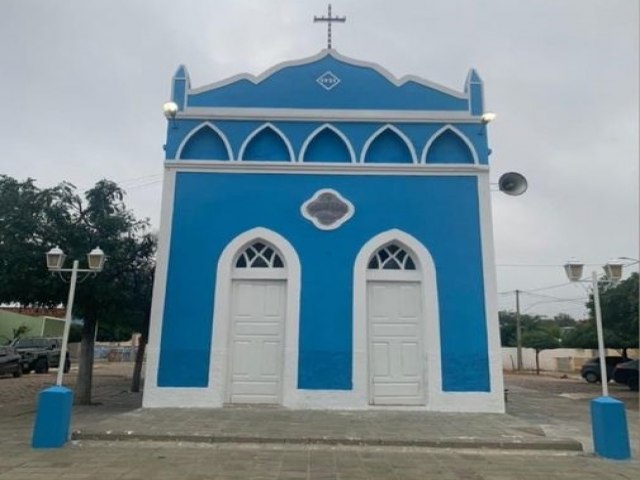 A comunidade de Nossa Senhora da Sade, em Nazar do Pico, j se prepara para iniciar a louvao a sua Santa padroeira.