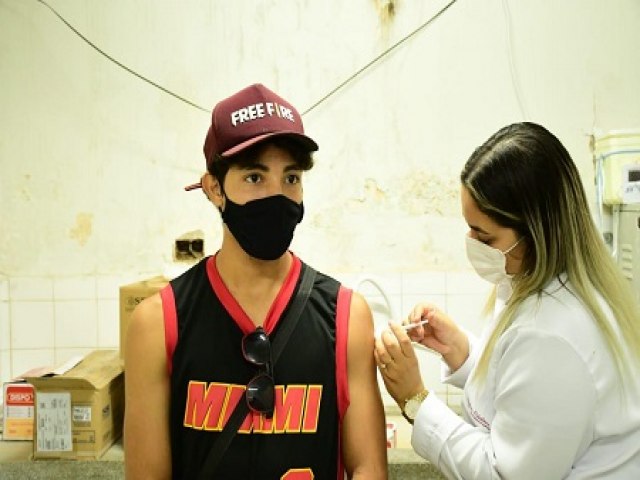 Vacinação de jovens de 23 anos ou mais contra a Covid-19 começa neste sábado em Salgueiro