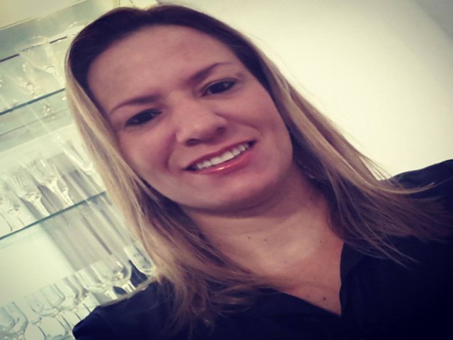 A Delegada Regional de Estncia Sergipe florestana Dra Viviane Jardim participa de livro sobre investigao criminal tecnolgica