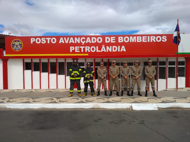 4ª Seção do Corpo de Bombeiros de Petrolândia é acionada para conter incêndio de grande proporção no sítio Macacos, na zona rural de Tacaratu