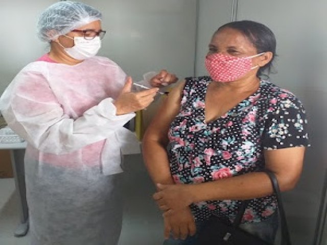 Com avanço da vacinação, taxa de letalidade da COVID-19 despenca em Delmiro Gouveia