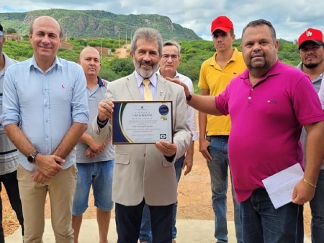 Gonzaga Patriota recebe título de cidadão honorário de Carnaubeira da Penha