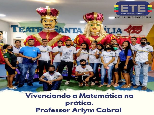 O Professor Arlym Cabral da Escola Estadual Maria Emília Cantarelli.  dá aulas de  matemática nas ruas de Belém