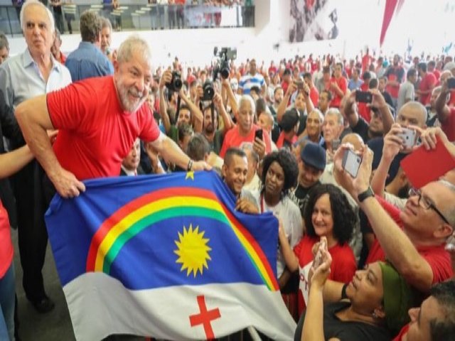 Lula confirma visita a Pernambuco e cumpre agenda ao lado Danilo Cabral; confira programação e cidades