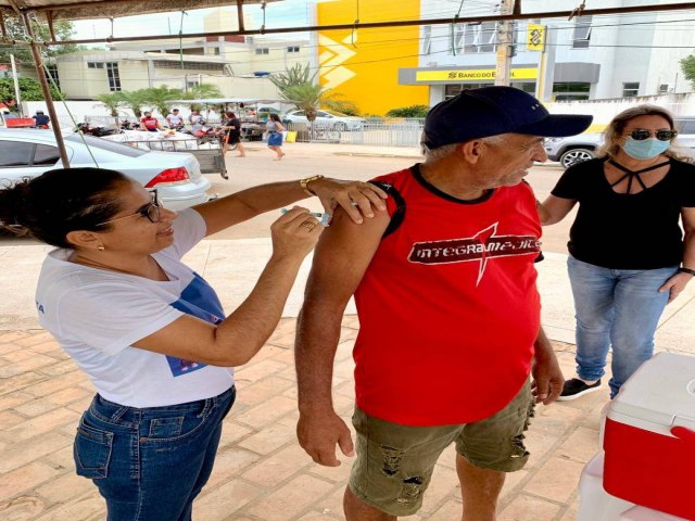 Prefeitura de Floresta-PE Para aumentar a cobertura vacinal contra a COVID-19,  a influenza e o sarampo, demos incio  Semana de Intensificao de Vacina com um ponto de vacinao em frente ao Banco do Brasil. 