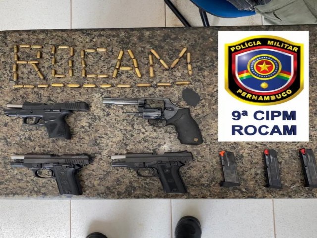 A Policia Militar prende homens com armas e munições no Centro de Araripina