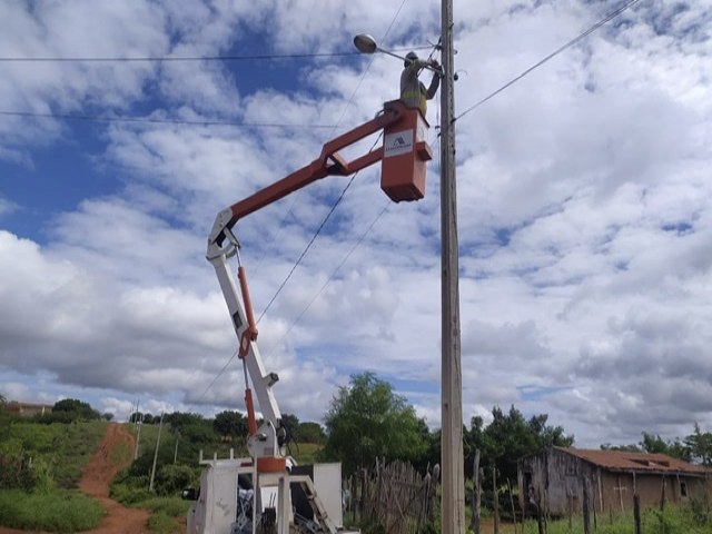 Prefeito Gustavo Caribé investe na iluminação pública da zona rural