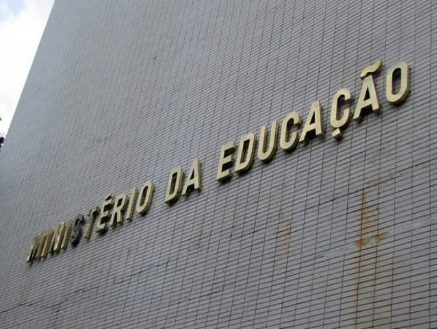 MEC prevê corte de R$ 300 milhões no orçamento de 2023 dos institutos federais